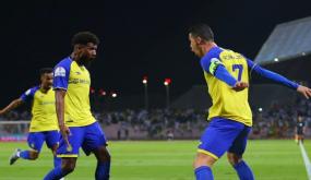النصر يتصدر دوري روشن بثنائيته في شباك التعاون