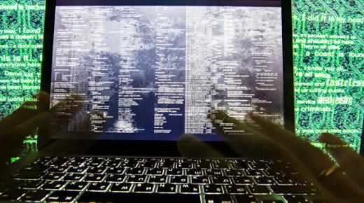 روسيا تشكو من هجمات سيبرانية غربية تقدر بـ”مئات الآلاف” يوميا