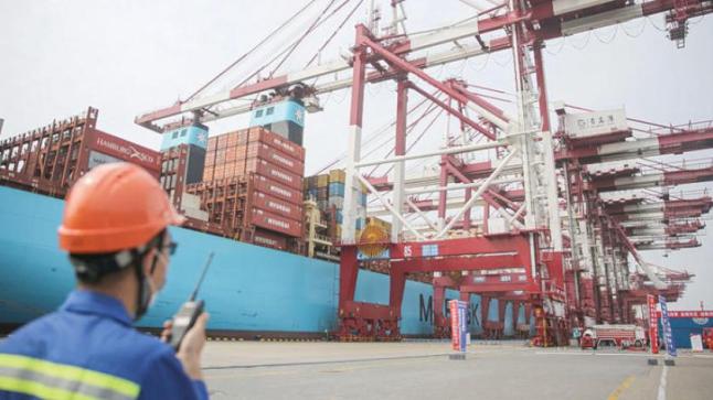 ارتفاع حجم التجارة الخارجين لبكين بنسبة 19.3% خلال 10 شهور