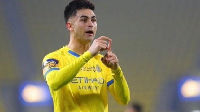 نادي النصر يعلن إصابة لاعبه بيتي مارتينيز بقطع بالرباط الصليبي