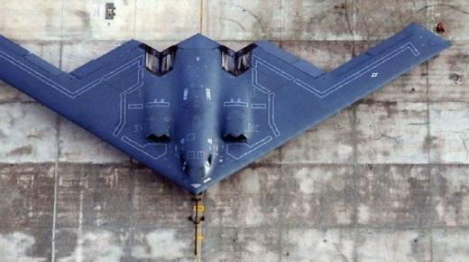 الولايات المتحدة الأمريكية تكشف عن قاذفة شبح جديدة طراز بي 21